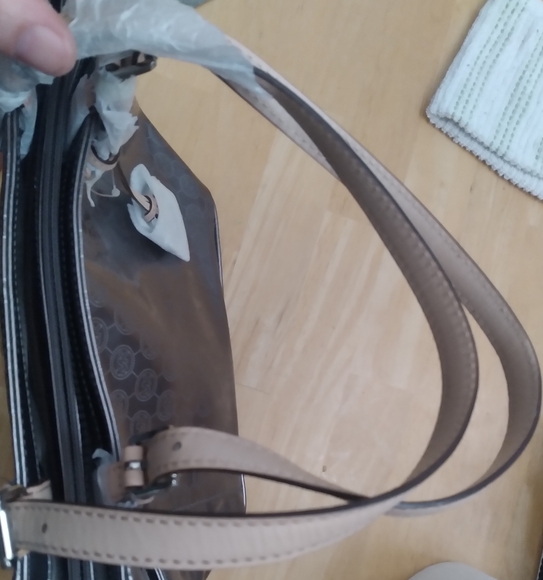 Michael Kors Signature E/W Tote - Picture 8 of 10